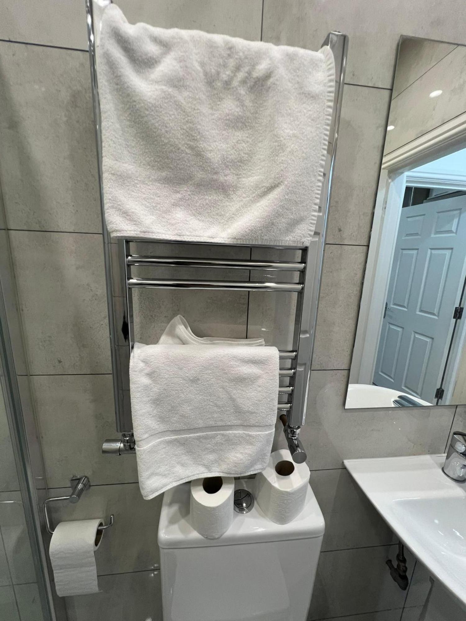 F4 Luxury Stays One Bed Apartment With Parking Ilford Zewnętrze zdjęcie