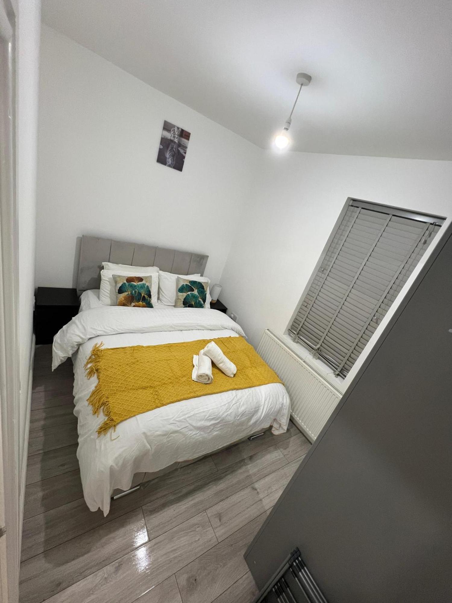 F4 Luxury Stays One Bed Apartment With Parking Ilford Zewnętrze zdjęcie
